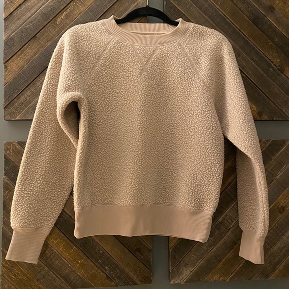 Everlane Tops - Everlane ReNew Fleece Raglan Sweatshirt